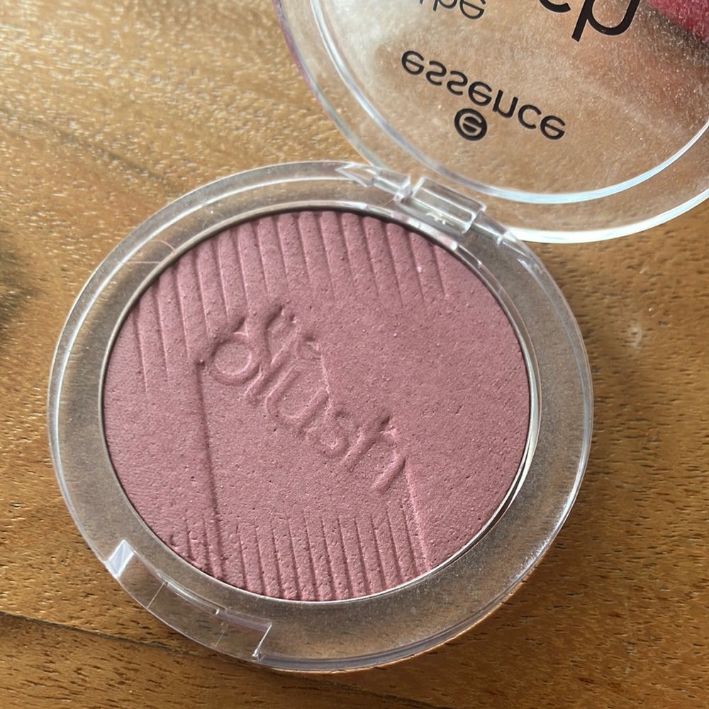 Bundle of blushes - milani , maybelline, physicians formula essence - Picture 8 of 9
